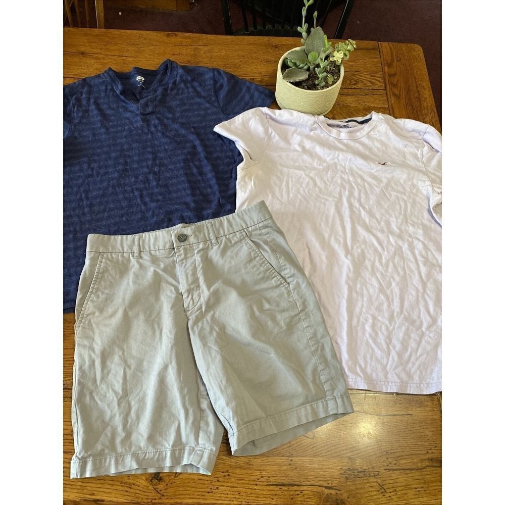 𝅺marc Anthony Mens 30 Chino Shorts Gray Flat  ONavy Shirt, Hollister-M